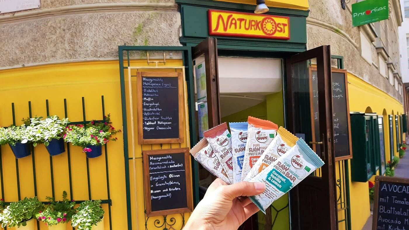 Tolle vegane Küche und Snack-Bars GET IN SHAPE bei Bioparadies-www.getrawbar.eu